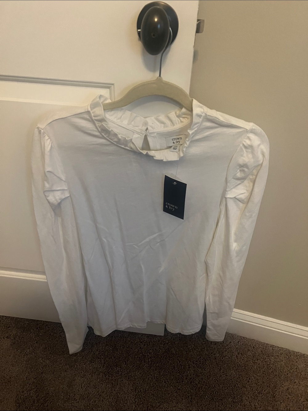crown & ivy White Ruffle Collar Long Sleeve Tee